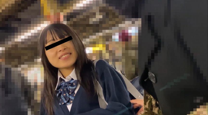 可愛い小動物系のJKへ痴漢ぶっかけ