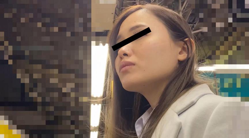 美人OLにいたずら痴漢!ザーメン射精
